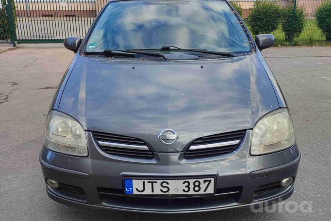 Nissan Almera Tino