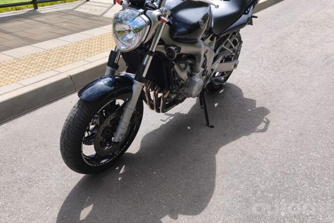 Yamaha FZ