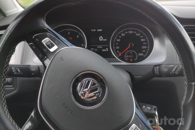 Volkswagen Golf 7 generation Hatchback 5-doors