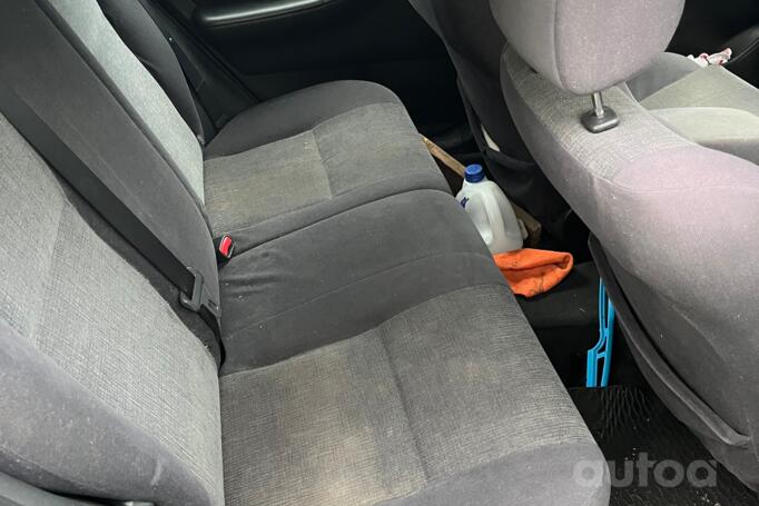 Toyota Corolla E120 Hatchback 5-doors