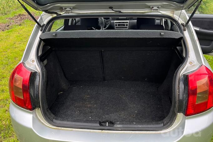 Toyota Corolla E120 Hatchback 5-doors