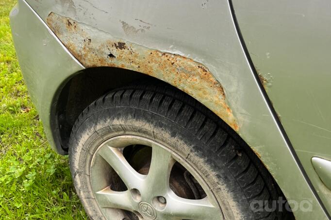 Toyota Corolla E120 Hatchback 5-doors