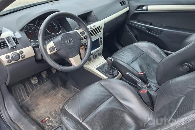 Opel Astra H Hatchback