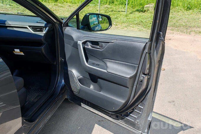 Toyota RAV 4 5 generation (XA50)