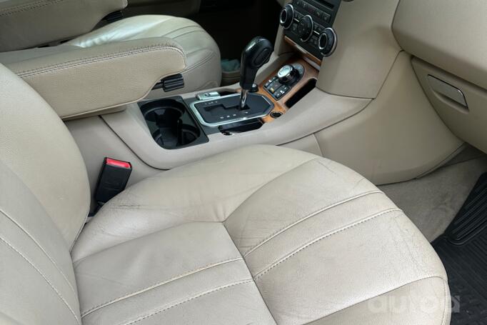 Land Rover Discovery 4 generation SUV