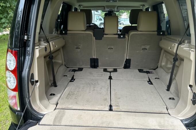 Land Rover Discovery 4 generation SUV