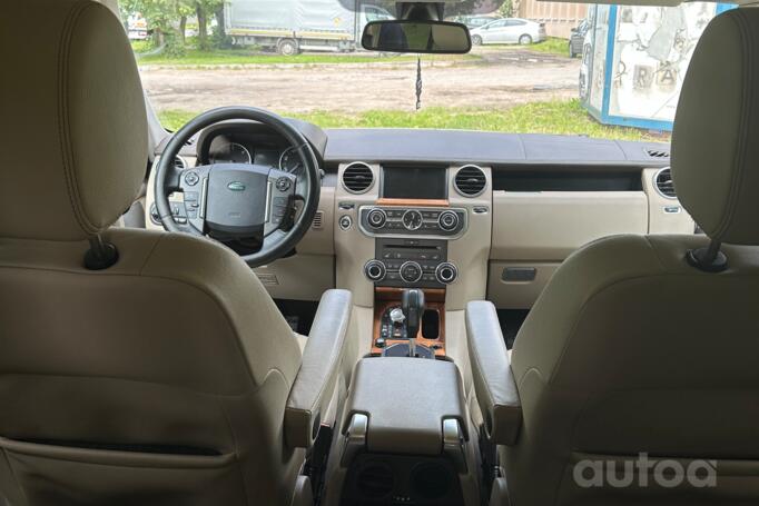 Land Rover Discovery 4 generation SUV