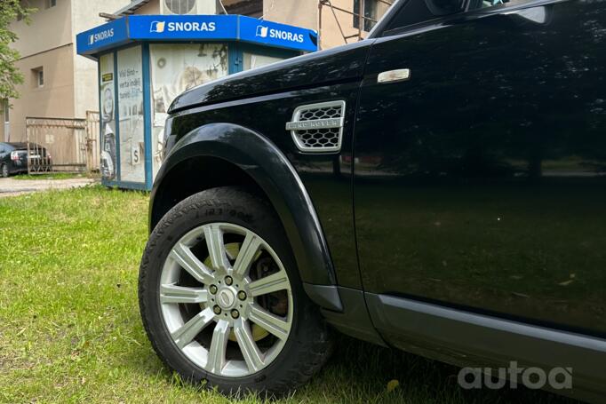 Land Rover Discovery 4 generation SUV