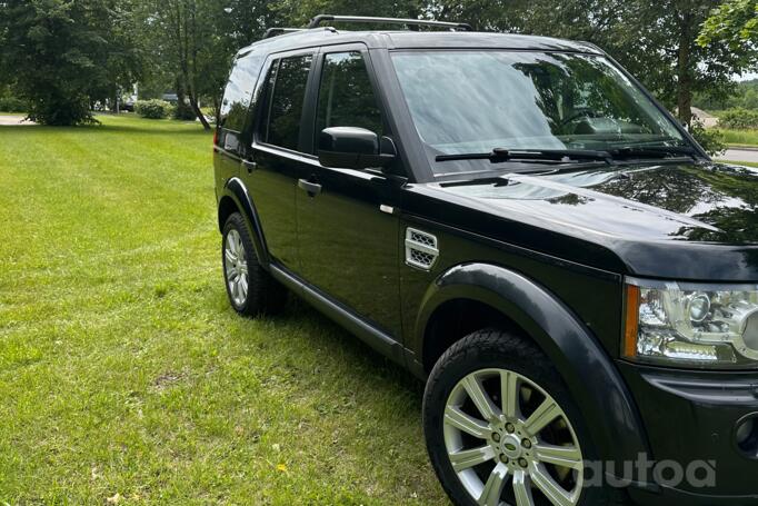 Land Rover Discovery 4 generation SUV