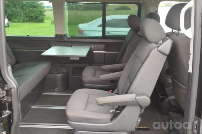 Volkswagen Multivan T5 Minivan