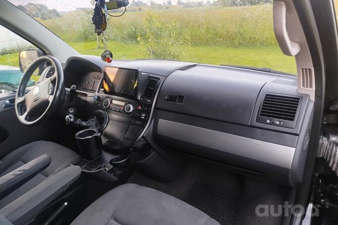 Volkswagen Multivan T5 Minivan