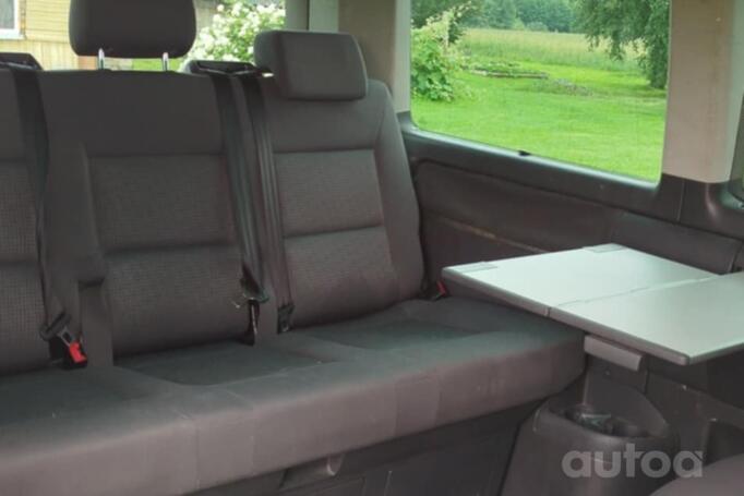 Volkswagen Multivan T5 Minivan