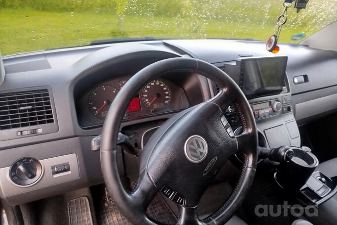 Volkswagen Multivan T5 Minivan