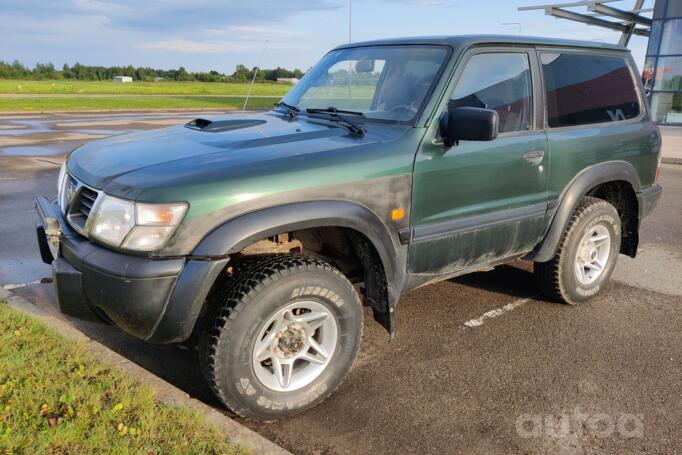 Nissan Patrol Y61 SUV 3-doors