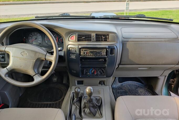 Nissan Patrol Y61 SUV 3-doors