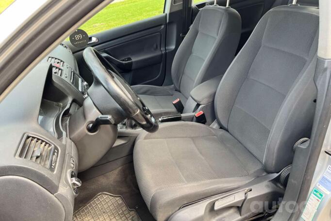Volkswagen Golf 5 generation Hatchback 5-doors