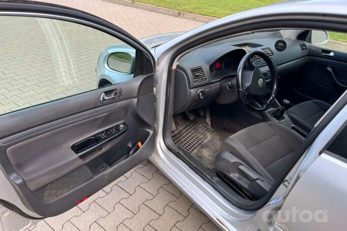 Volkswagen Golf 5 generation Hatchback 5-doors