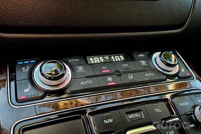 Audi A8 D4/4H Sedan