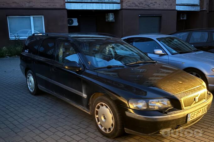 Volvo V70 2 generation wagon
