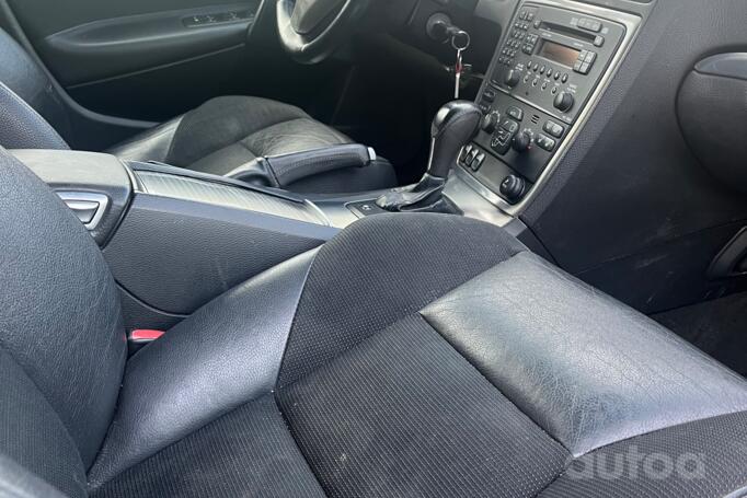 Volvo V70 2 generation [restyling] wagon 5-doors