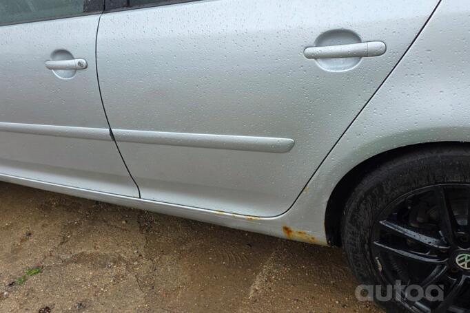 Volkswagen Golf 5 generation Hatchback 5-doors