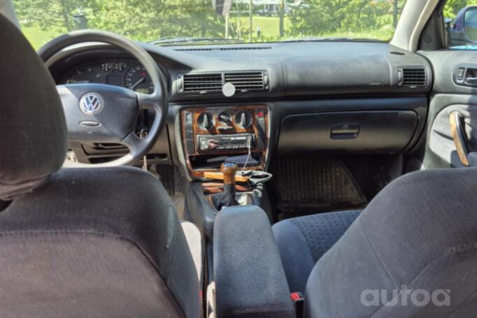 Volkswagen Passat B5 Sedan 4-doors