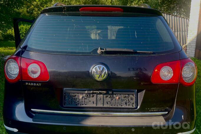 Volkswagen Passat B6 wagon 5-doors