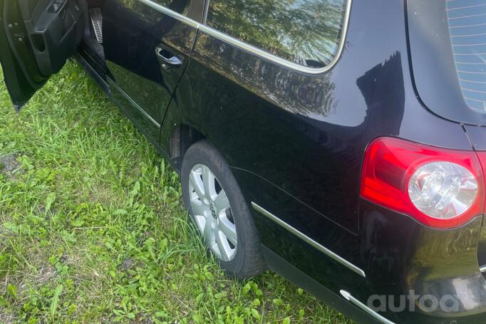 Volkswagen Passat B6 wagon 5-doors
