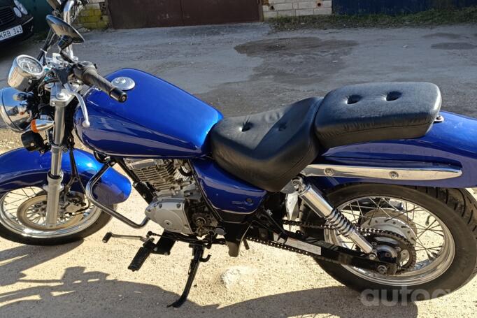 Suzuki Marauder 125