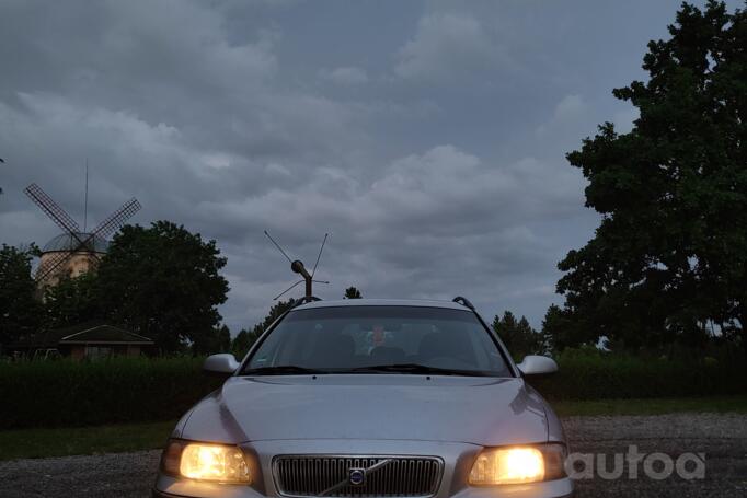 Volvo V70 2 generation wagon