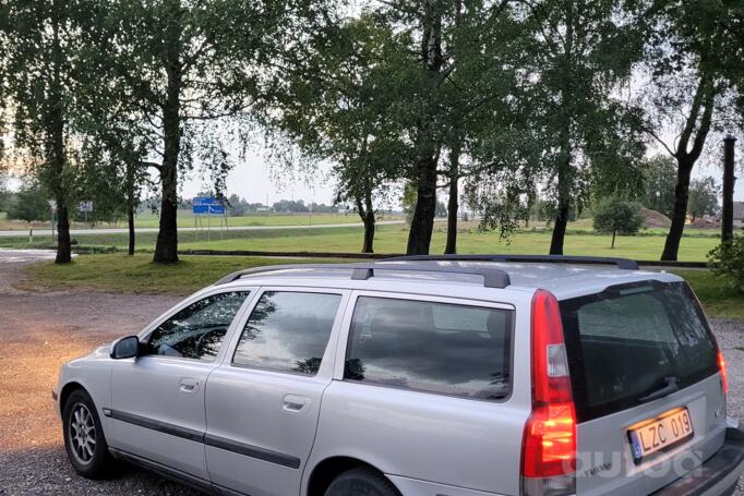 Volvo V70 2 generation wagon