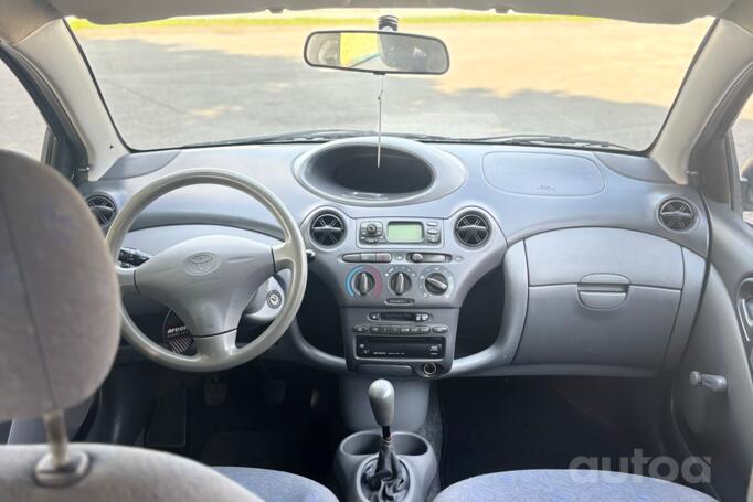 Toyota Yaris 1 generation