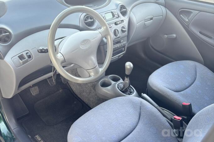 Toyota Yaris 1 generation