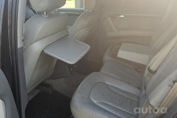 Audi Q7 4L Crossover