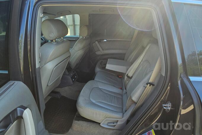 Audi Q7 4L Crossover