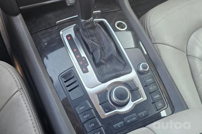 Audi Q7 4L Crossover