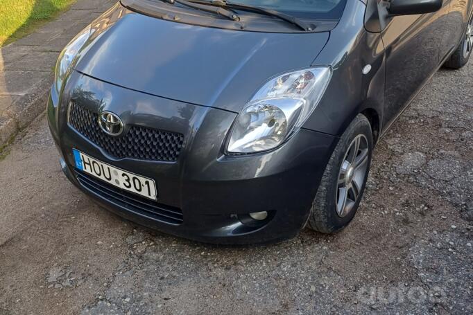 Toyota Yaris 2 generation