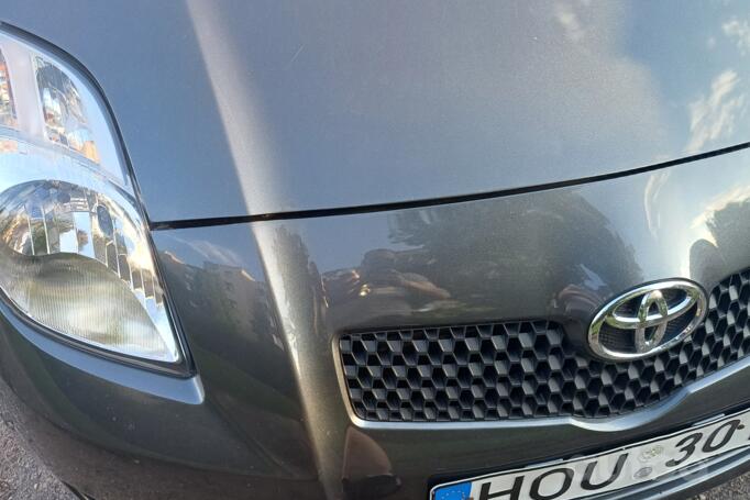 Toyota Yaris 2 generation