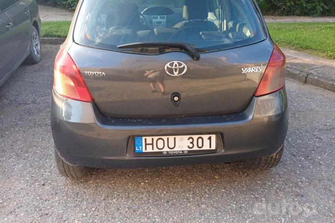 Toyota Yaris 2 generation