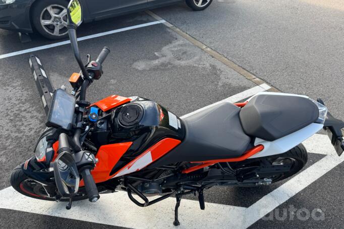 KTM 125