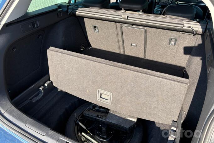 Volkswagen Golf 7 generation Variant wagon 5-doors