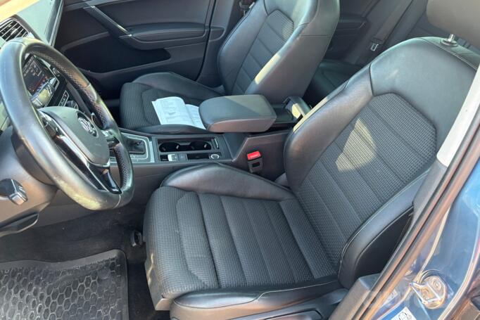 Volkswagen Golf 7 generation Variant wagon 5-doors