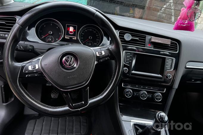 Volkswagen Golf 7 generation Hatchback 5-doors