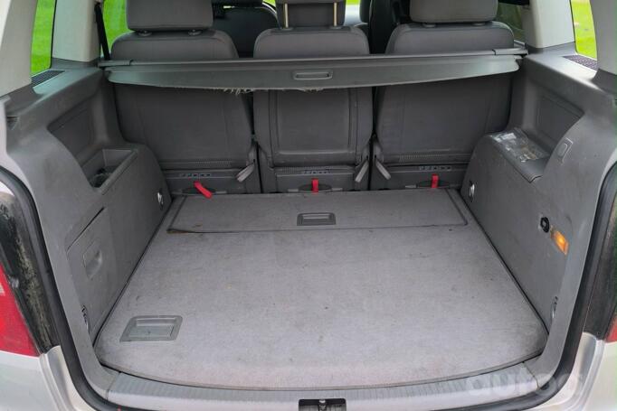 Volkswagen Touran 1 generation Minivan