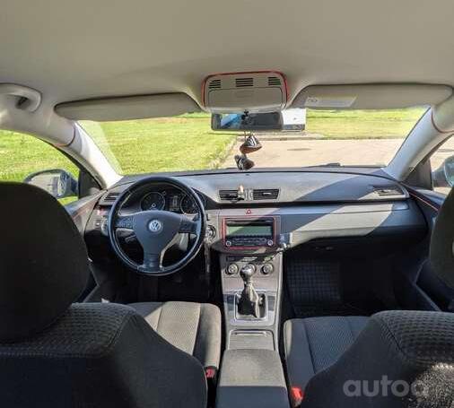 Volkswagen Passat B6 wagon 5-doors