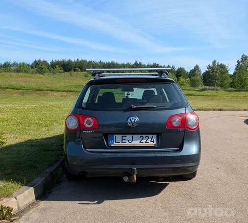 Volkswagen Passat B6 wagon 5-doors