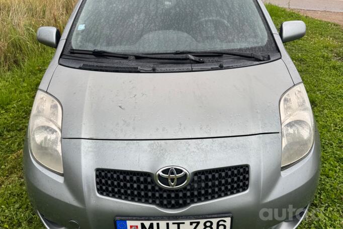 Toyota Yaris 2 generation