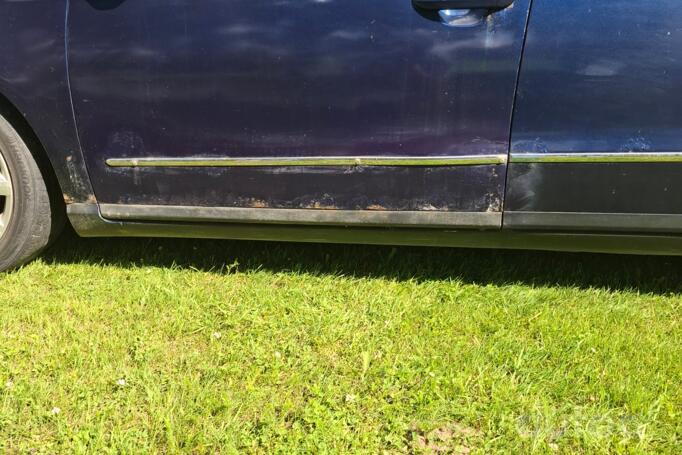 Volkswagen Passat B6 wagon 5-doors