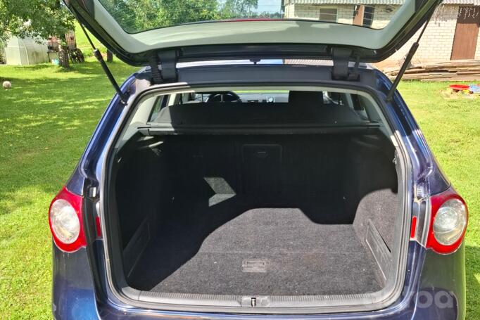 Volkswagen Passat B6 wagon 5-doors