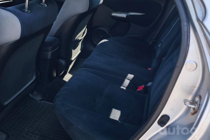 Honda Civic 8 generation Hatchback 5-doors